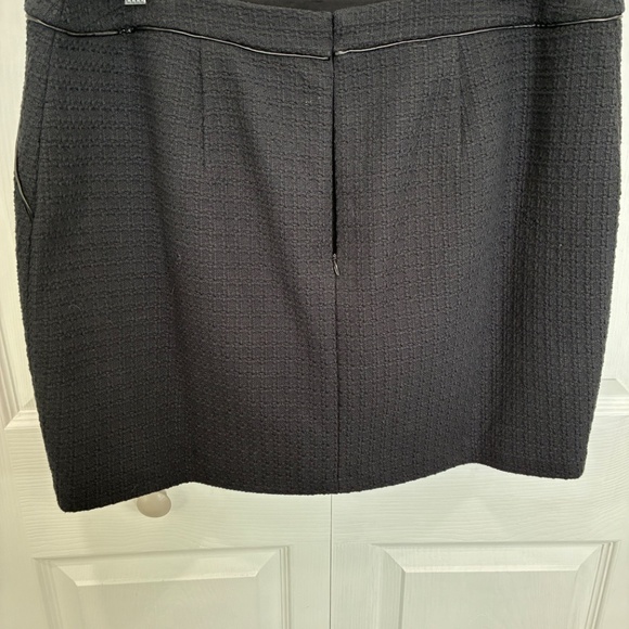 White House Black Market Skirt - Picture 3 of 6
